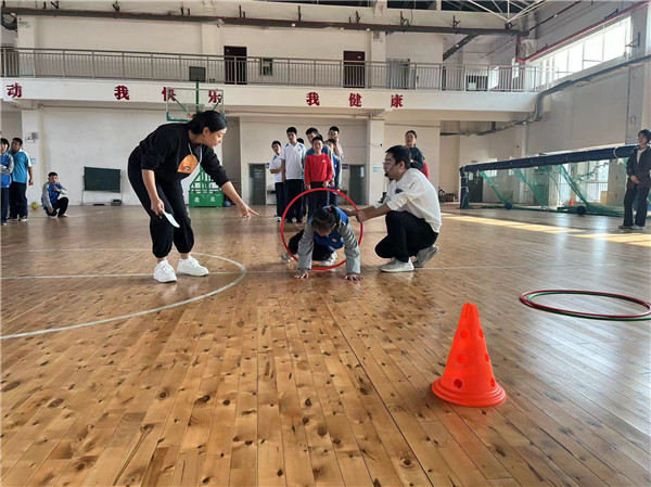 钻圈比赛.jpg