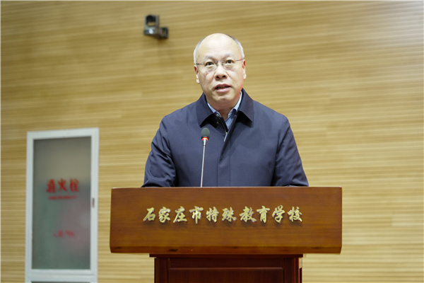 市委教育工委委员党组成员、副局长冯炜讲话.jpg